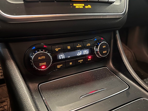 Mercedes-Benz CLA180 12 of 18