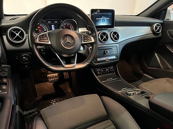 Mercedes-Benz CLA180 9 of 18