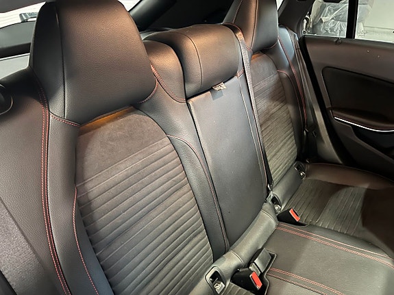 Mercedes-Benz CLA180 17 of 18