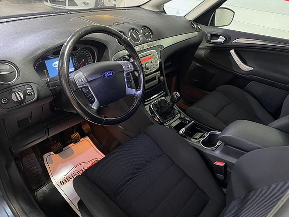 Ford S-MAX 6 of 9