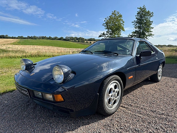Porsche 928
