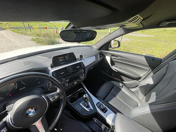 BMW 120i 7 of 15
