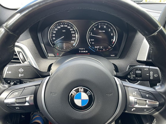 BMW 120i 14 of 15