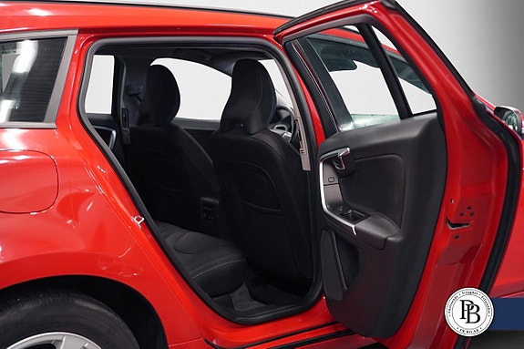 Volvo V60 14 of 19