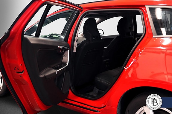 Volvo V60 11 of 19