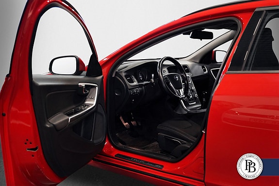 Volvo V60 10 of 19