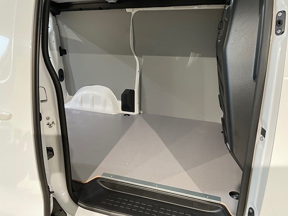 Peugeot e-Expert 5 of 24