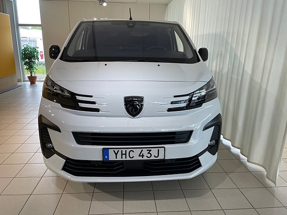 Peugeot e-Expert 22 of 24