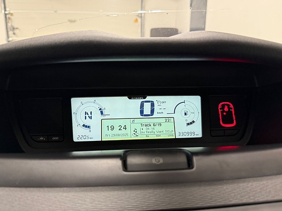 Citroen Grand C4 Picasso 20 of 27