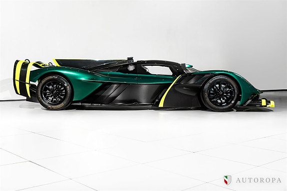 Aston Martin Valkyrie 3 of 5