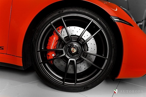Porsche 911 Carrera 4 GTS 10 of 10