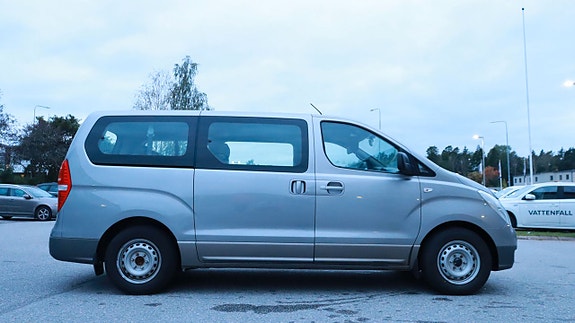 Hyundai H-1 6 of 21
