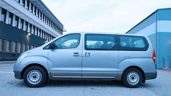 Hyundai H-1 3 of 5