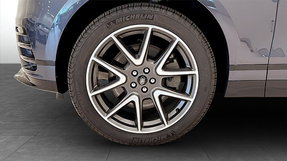 Land Rover Range Rover Velar 9 of 14