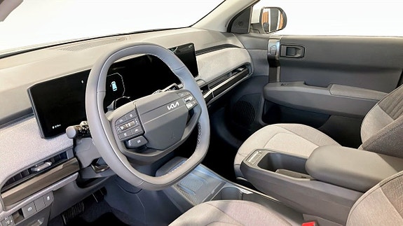 Kia EV3 8 of 12