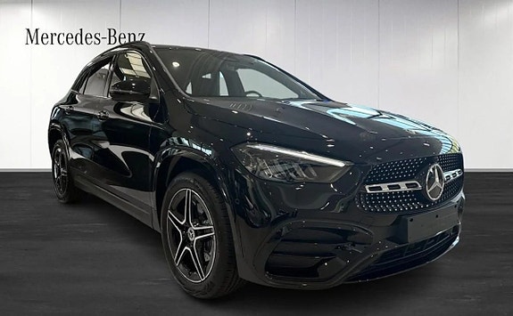 Mercedes-Benz GLA200 2 of 12