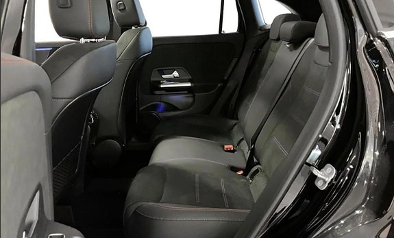 Mercedes-Benz GLA200 10 of 12