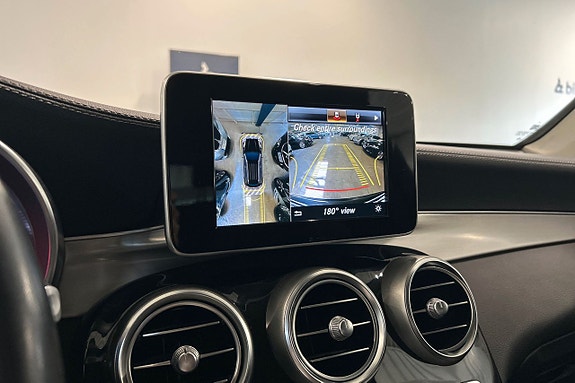 Mercedes-Benz GLC350 e 16 of 26