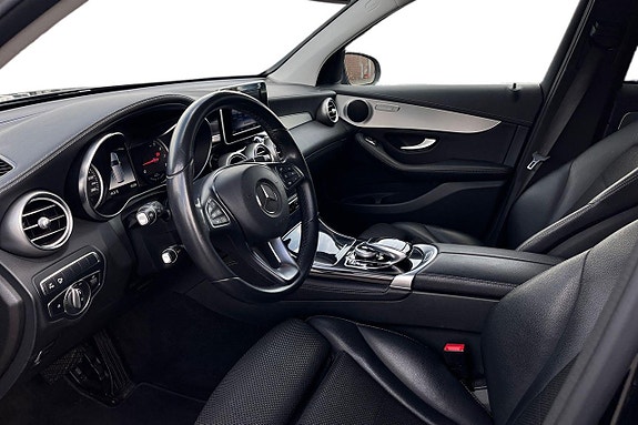 Mercedes-Benz GLC350 e 11 of 26