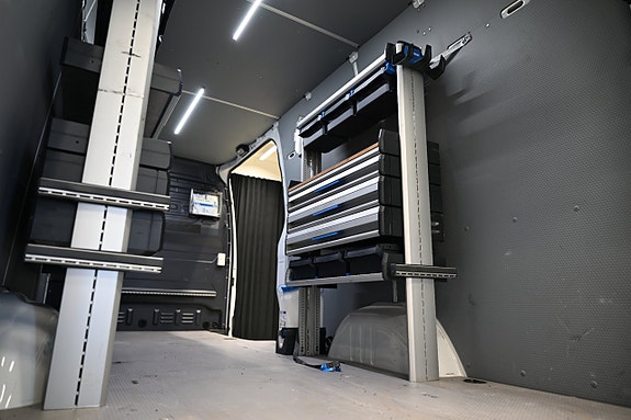 Mercedes-Benz Sprinter 319 13 of 30