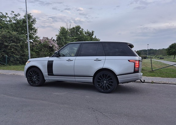 Land Rover Range Rover 16 of 30