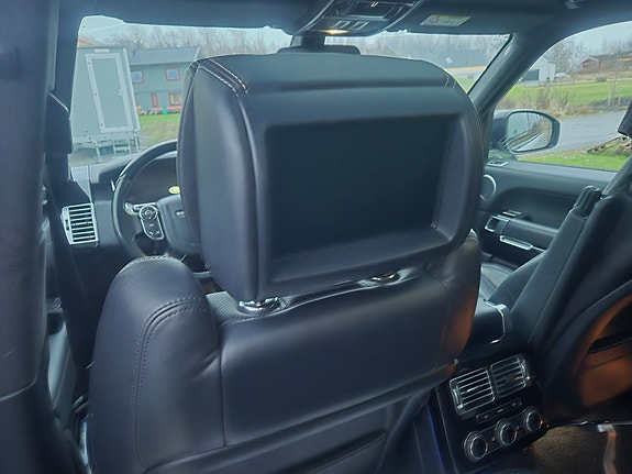 Land Rover Range Rover 28 of 30