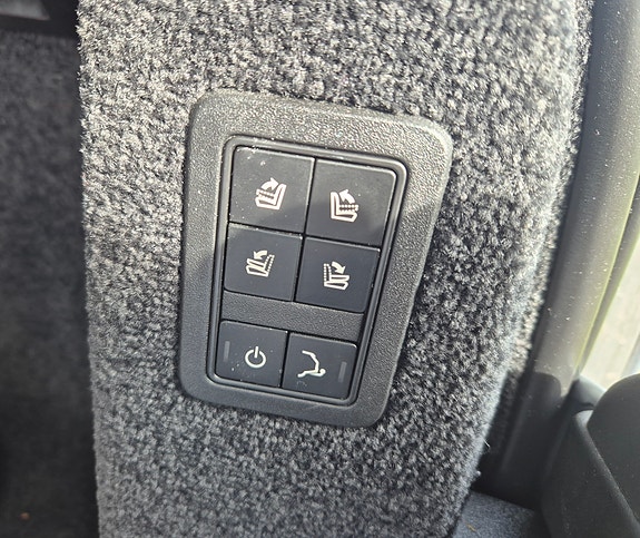 Land Rover Range Rover 30 of 30