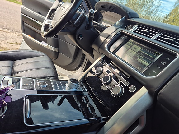 Land Rover Range Rover 4 of 5