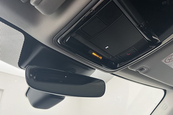 Land Rover Range Rover Sport 27 of 30