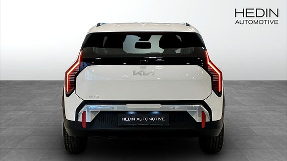 Kia EV3 7 of 12