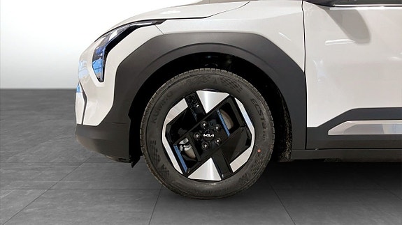 Kia EV3 9 of 12
