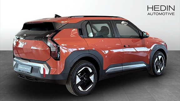 Kia EV3 2 of 12