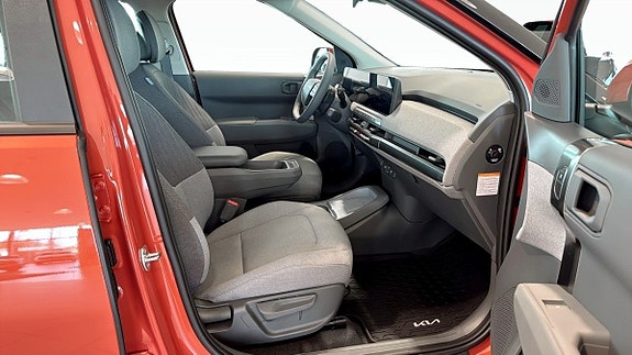 Kia EV3 8 of 12