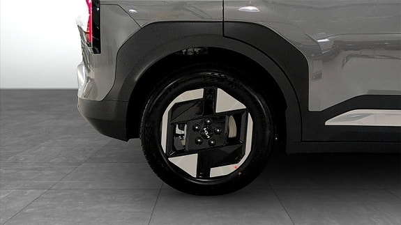 Kia EV3 9 of 12