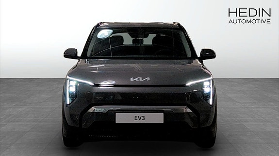 Kia EV3 8 of 12