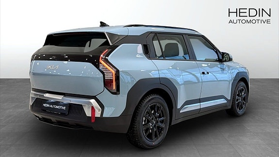 Kia EV3 2 of 11