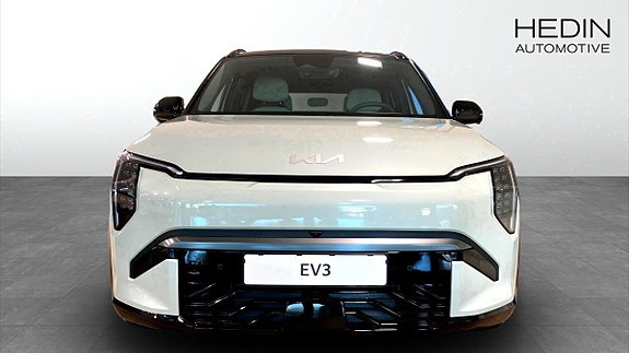 Kia EV3 2 of 10