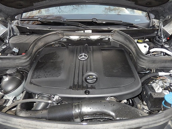 Mercedes-Benz GLK220 19 of 22
