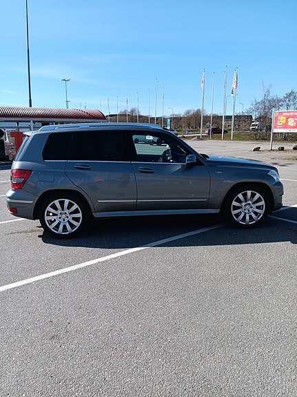 Mercedes-Benz GLK220 6 of 22