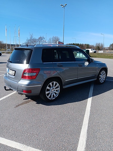 Mercedes-Benz GLK220 4 of 22