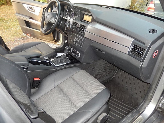 Mercedes-Benz GLK220 15 of 22