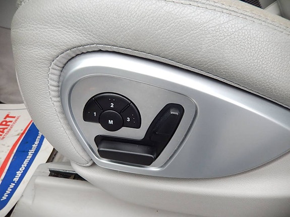 Mercedes-Benz ML320 24 of 25