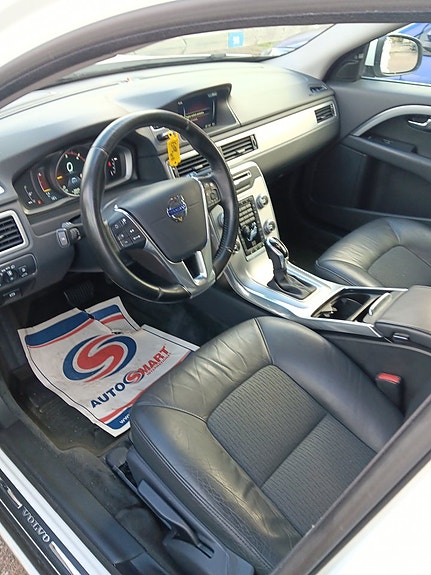 Volvo V70 13 of 26
