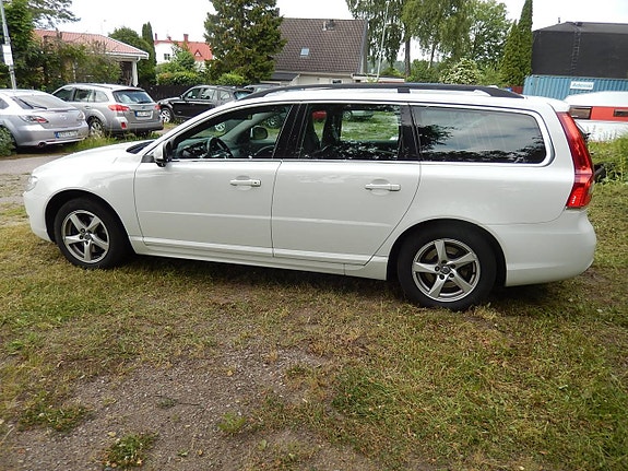 Volvo V70 10 of 25