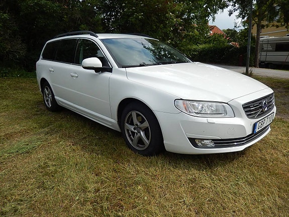 Volvo V70 4 of 25