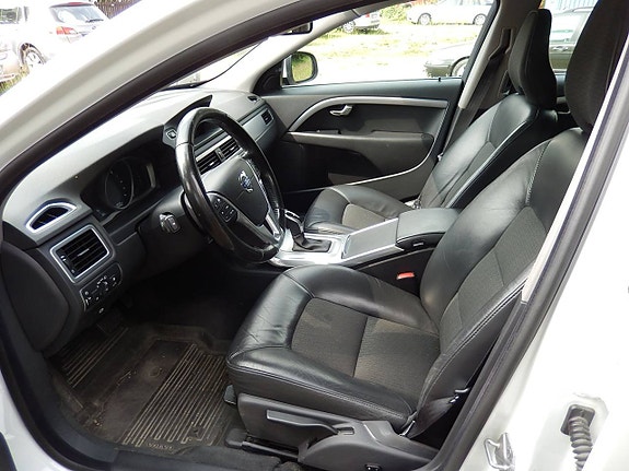 Volvo V70 18 of 25