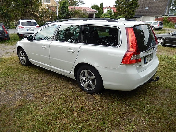 Volvo V70 3 of 25