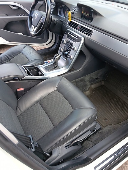 Volvo V70 14 of 26