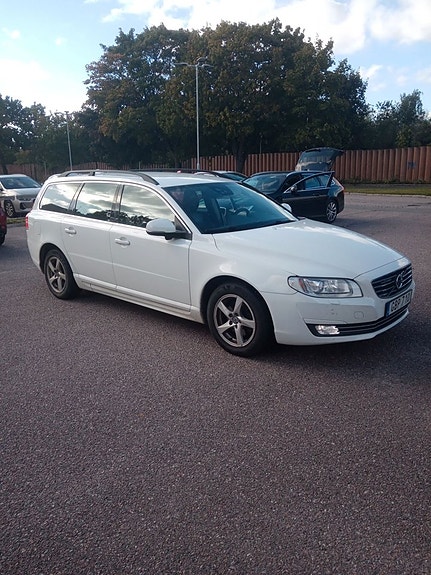 Volvo V70 11 of 25