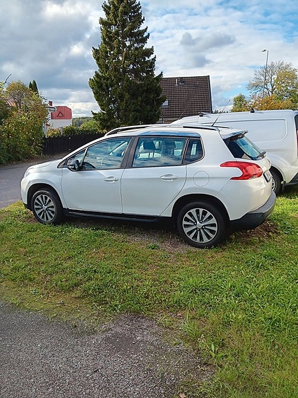 Peugeot 2008 3 of 5